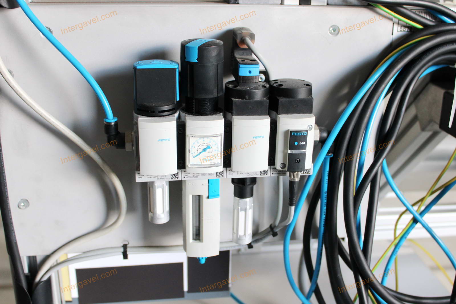 Bontott szerelő munkahely 12