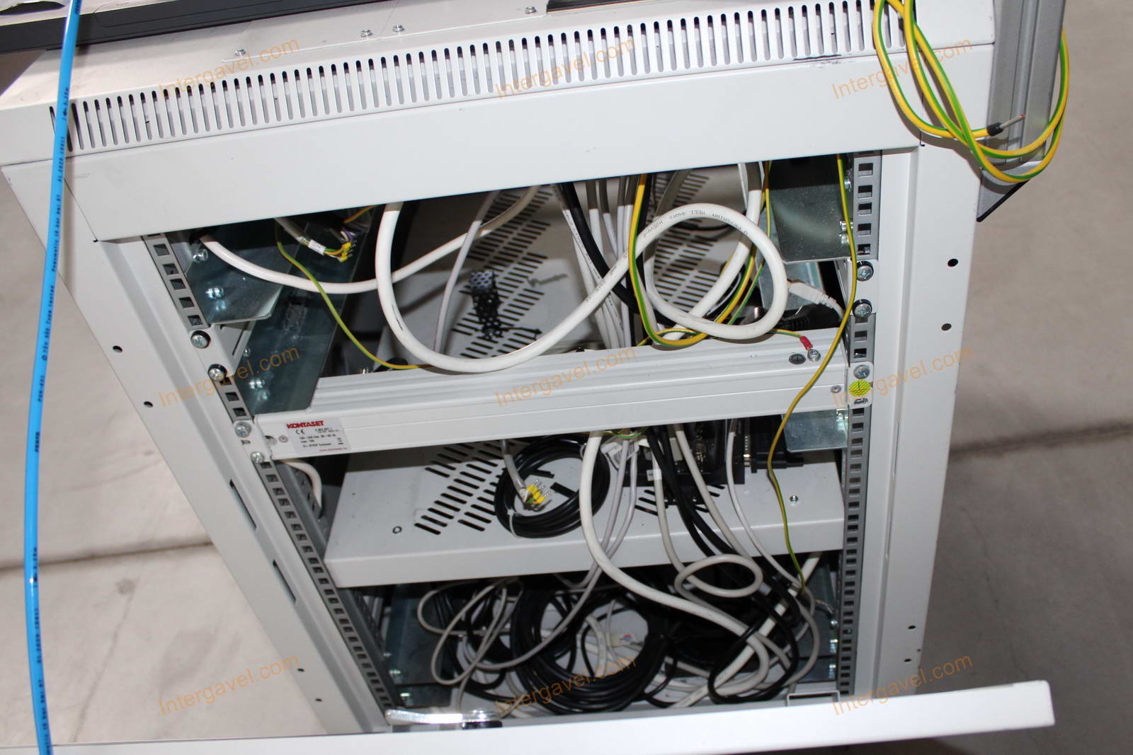 Bontott teszt szekrény 11