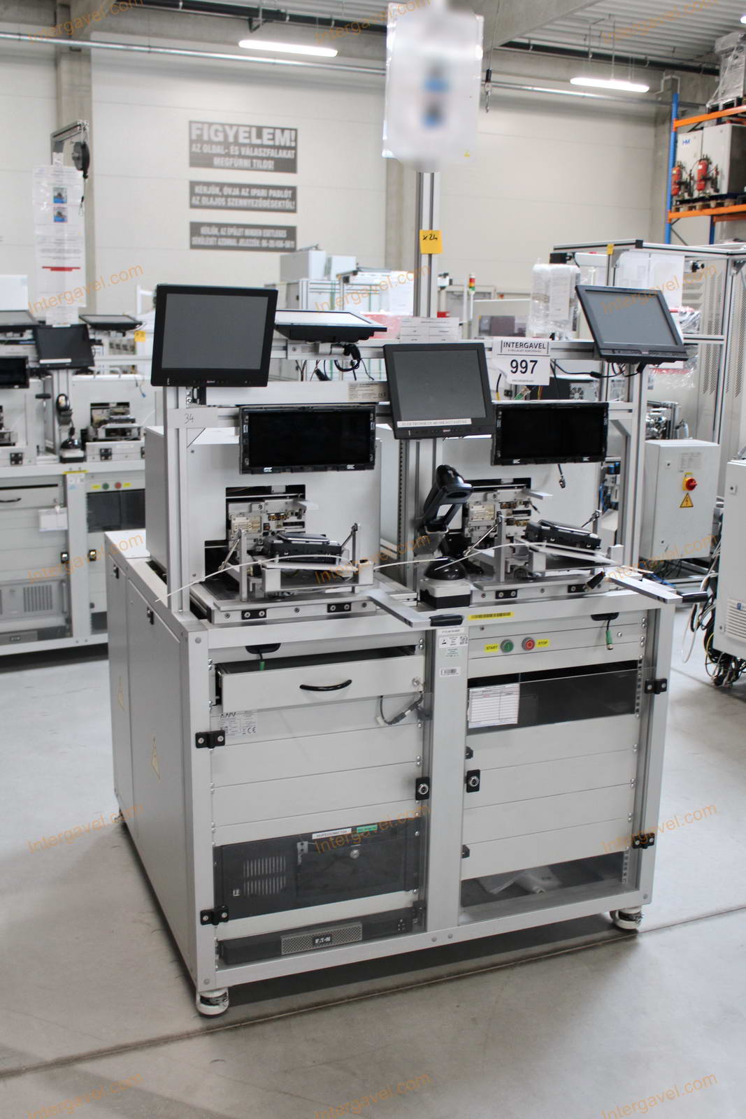 Bontott teszt munkahely 1