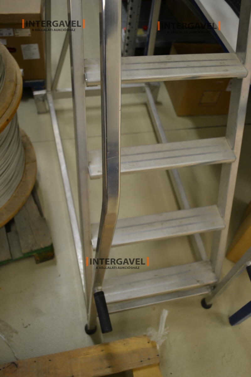 Mozgatható lépcső 3