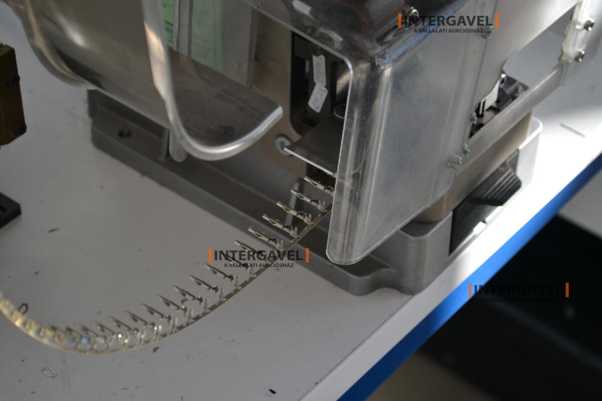 Ér- és csatlakozópréselő (crimpelő) gép 4