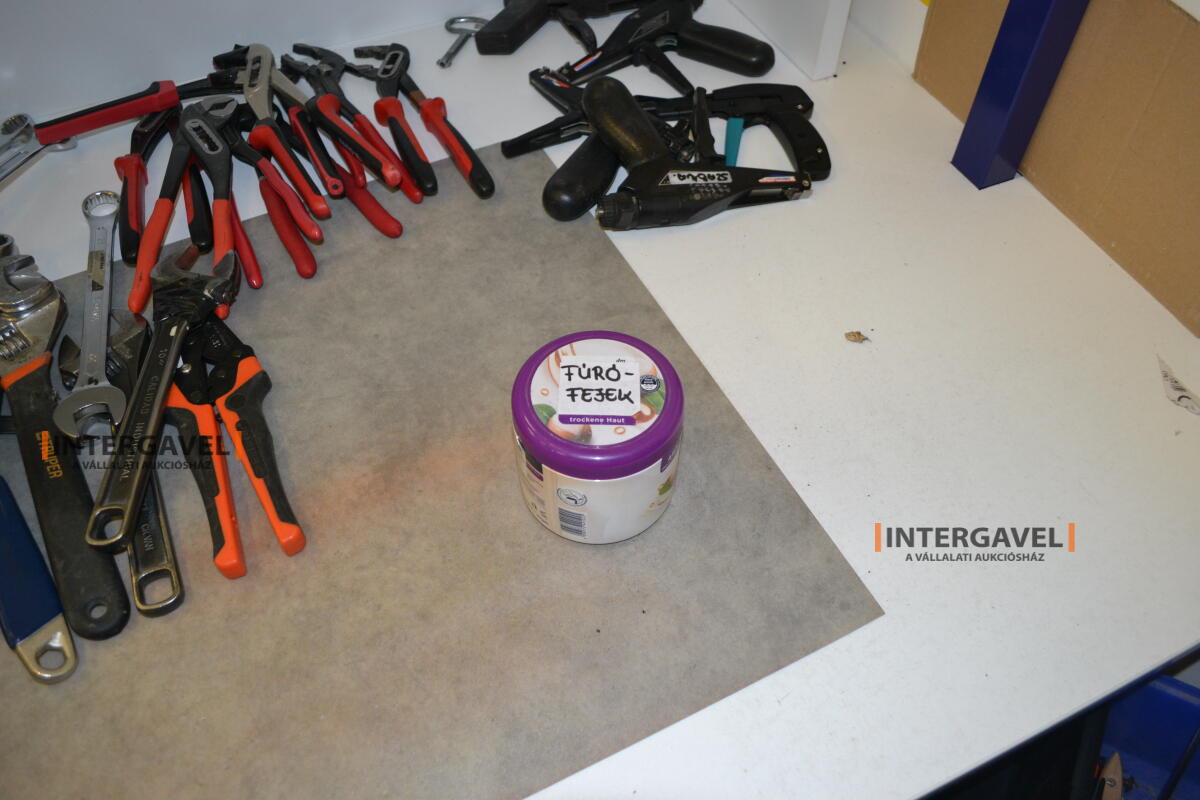 Vegyes kézi szerszámok 4