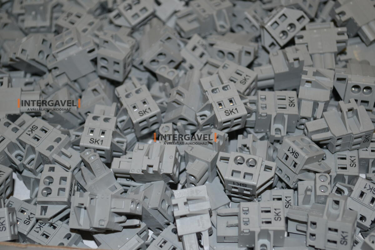 Vegyes csatlakozók, csatlakozótokok, elektronikai alkatrészek 2