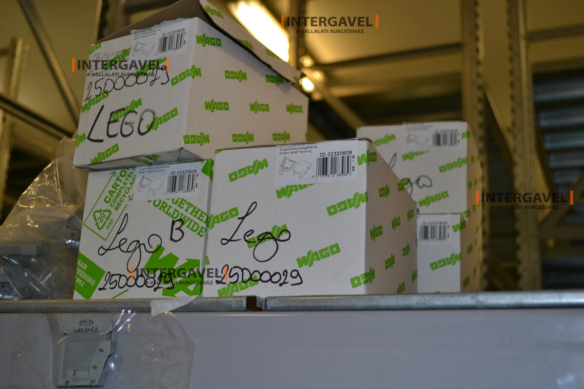 Vegyes csatlakozók, csatlakozótokok, elektronikai alkatrészek 46