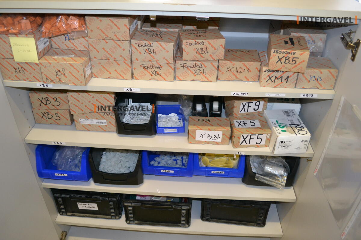 Vegyes csatlakozók, csatlakozótokok, elektronikai alkatrészek 62