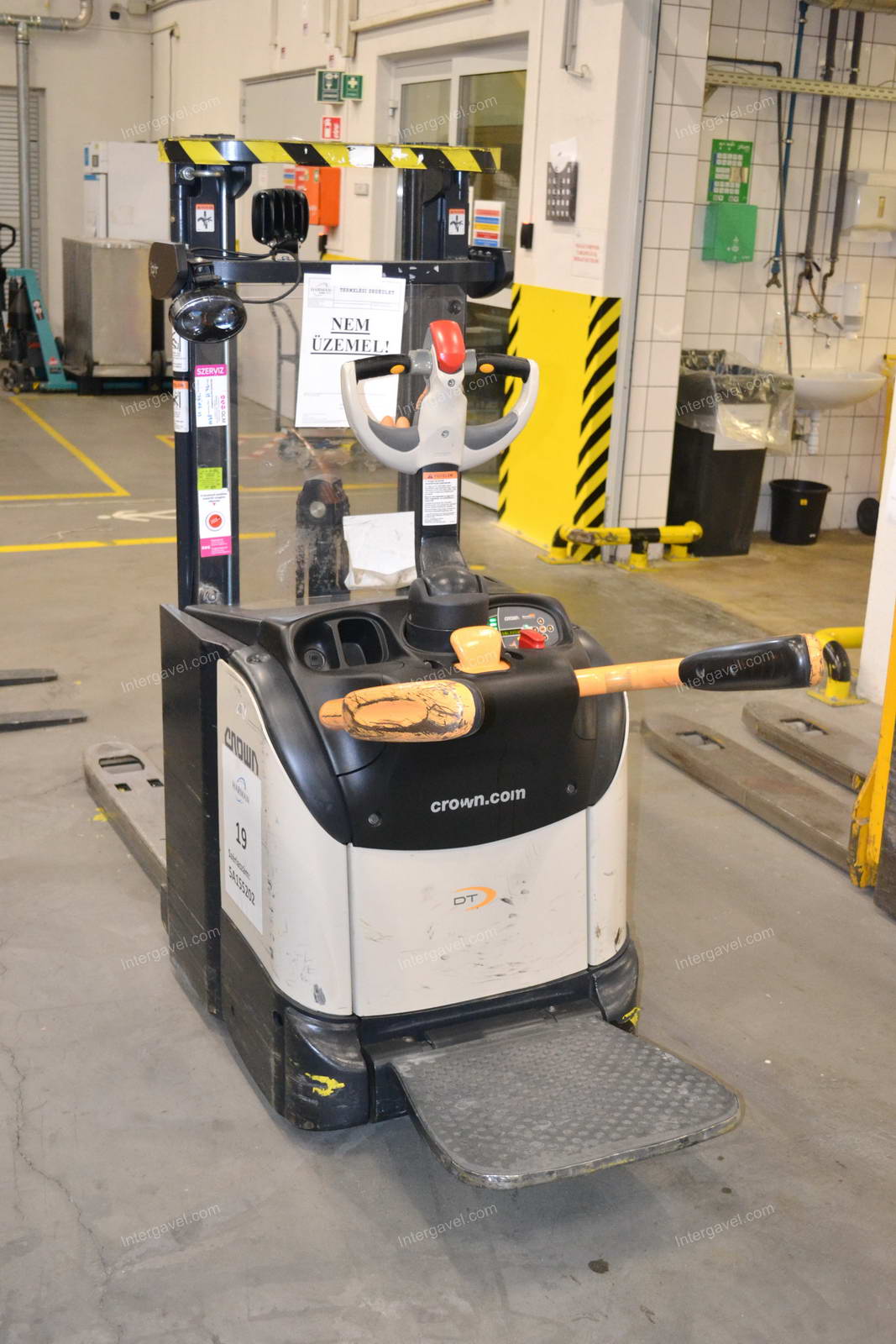 Targonca - Crown, DT 3040 8