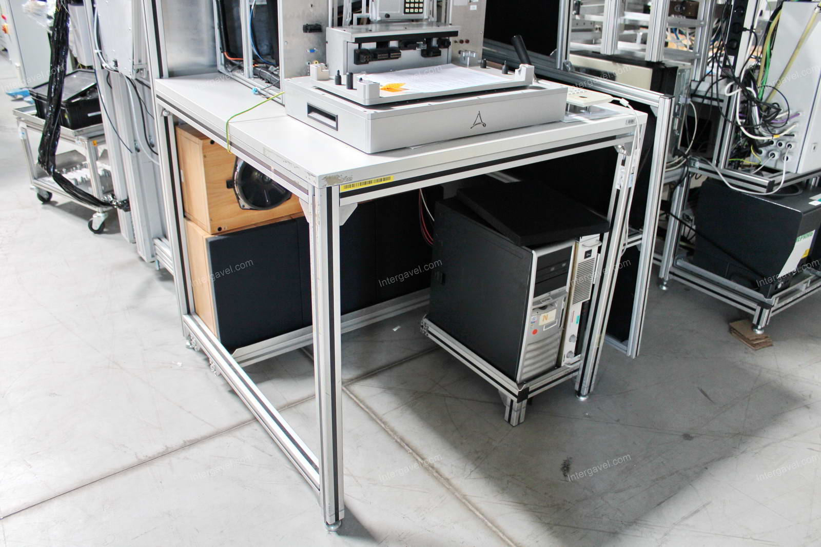 Szerelő munkahely 2