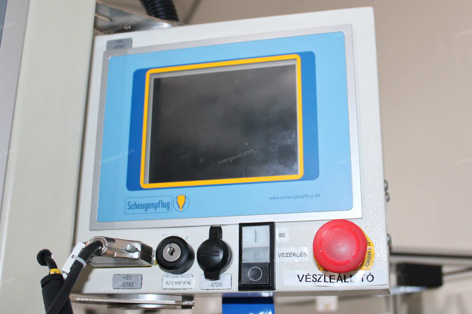 Bontott szerelő munkahely  7