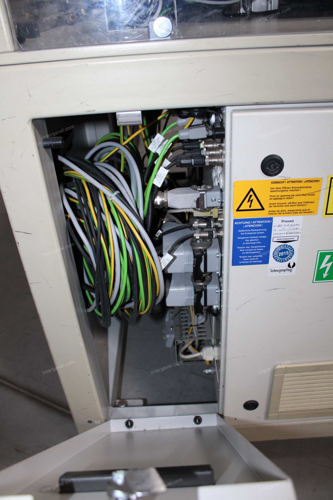 Bontott szerelő munkahely  23