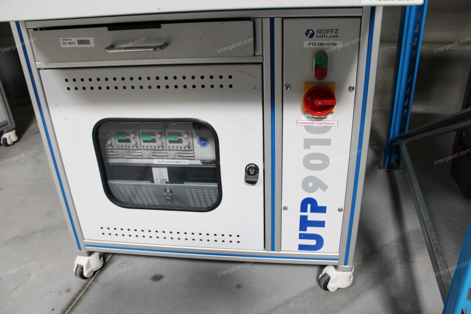 Bontott teszt szekrény 2