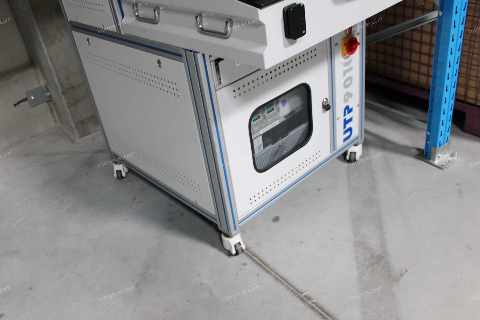 Bontott teszt szekrény 8