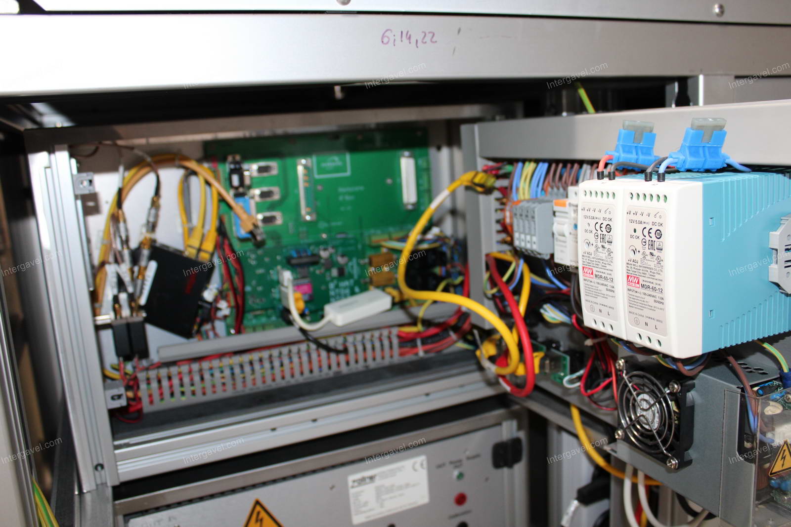 Bontott teszt szekrény 12