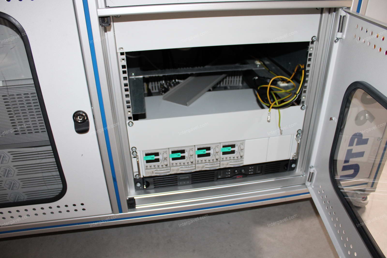 Bontott teszt szekrény 4