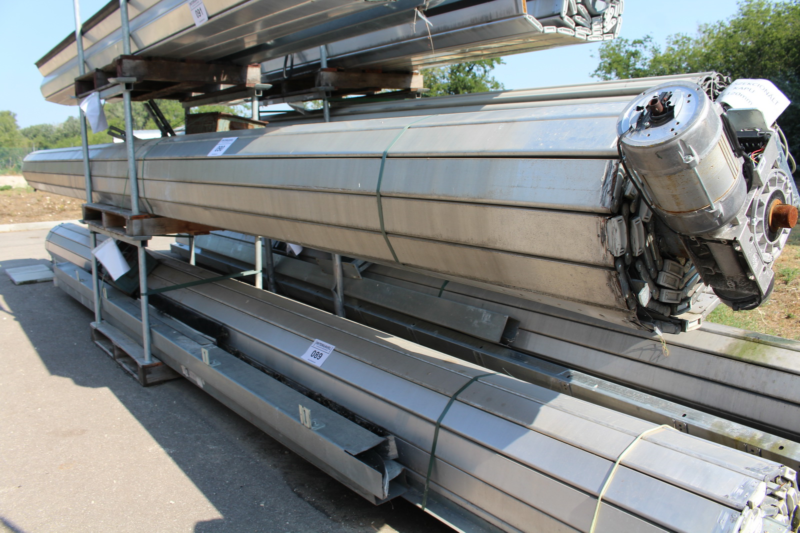 Ipari kapu (bontott) 2