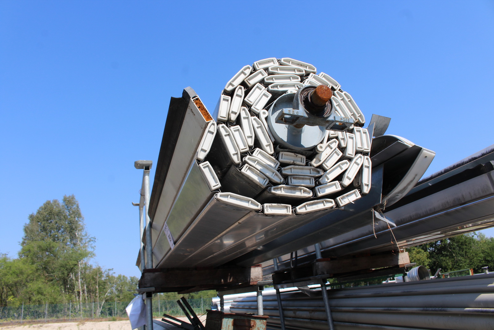 Ipari kapu (bontott) 2