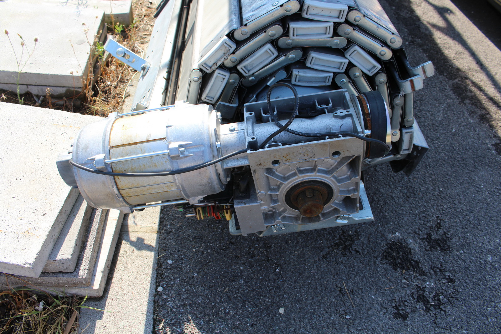 Ipari kapu (bontott) 3