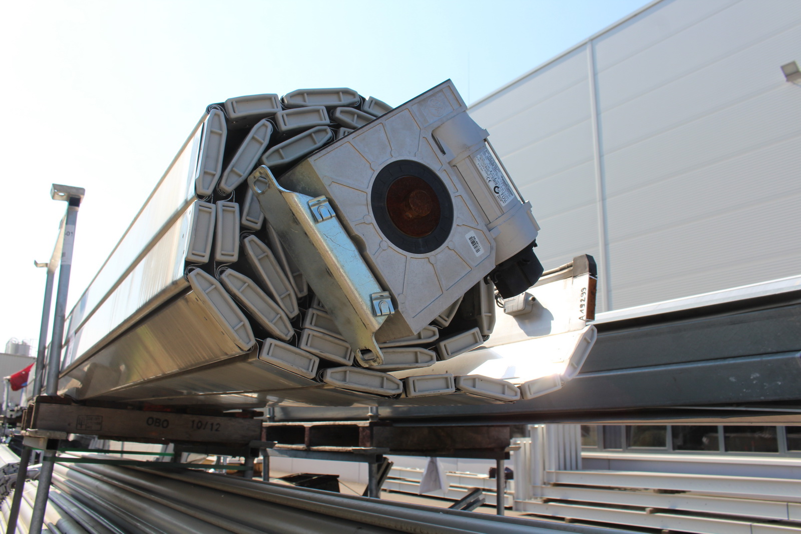 Ipari kapu (bontott) 2