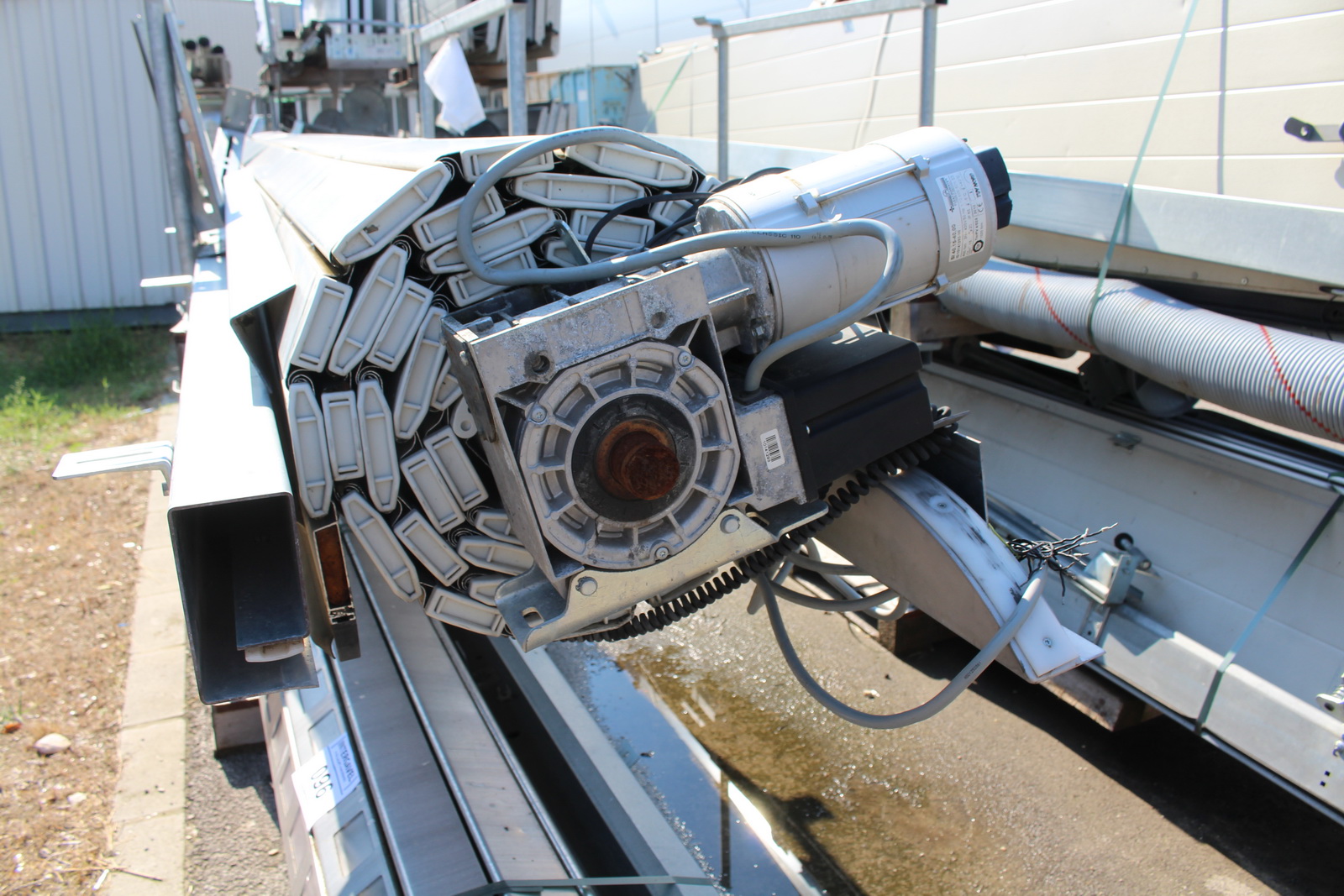 Ipari kapu (bontott) 2