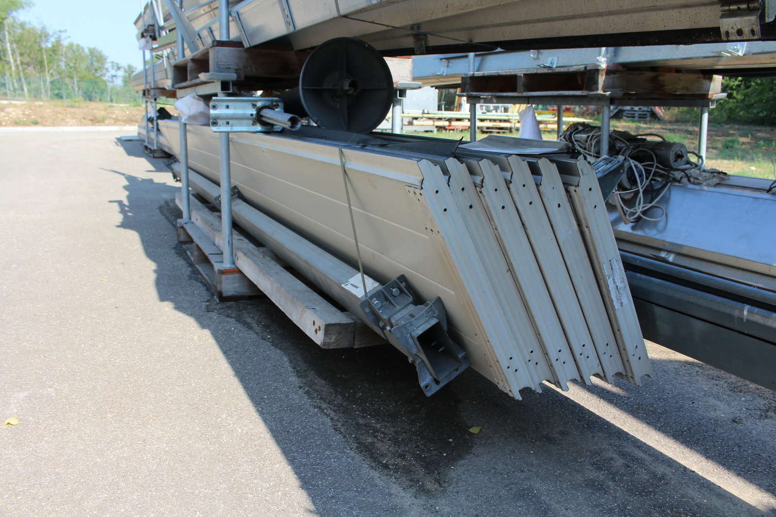 Ipari kapu (bontott) 3