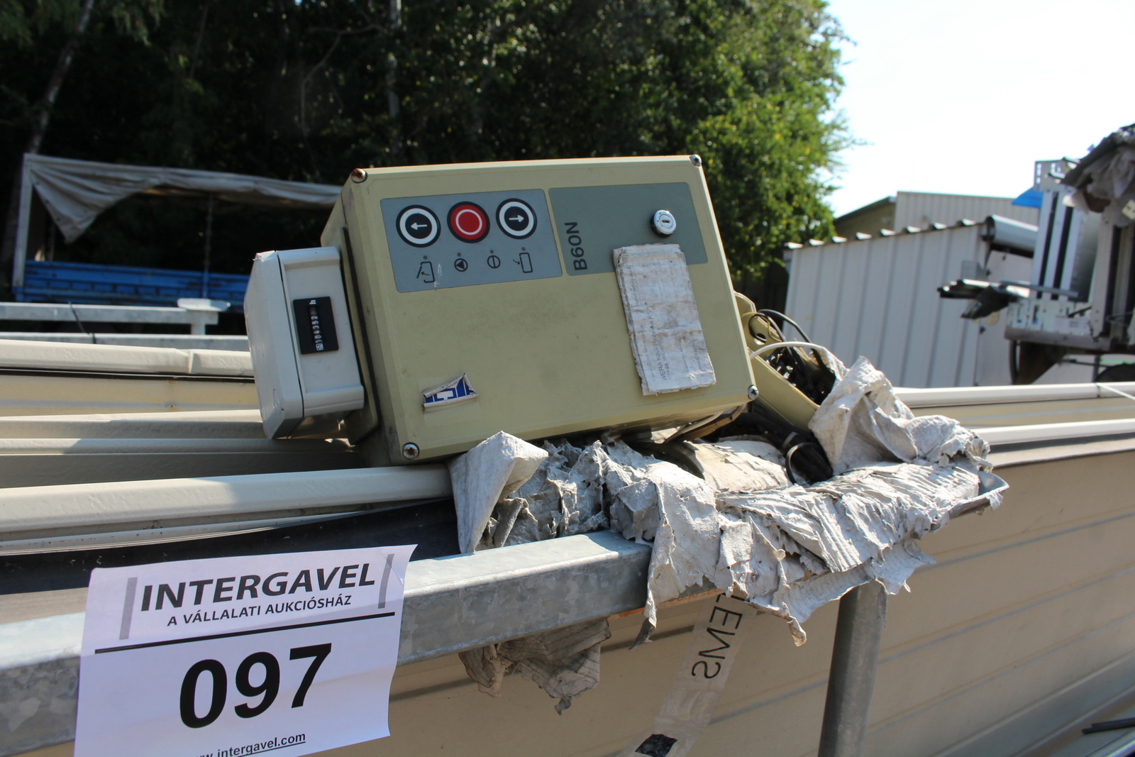 Ipari kapu (bontott) 8