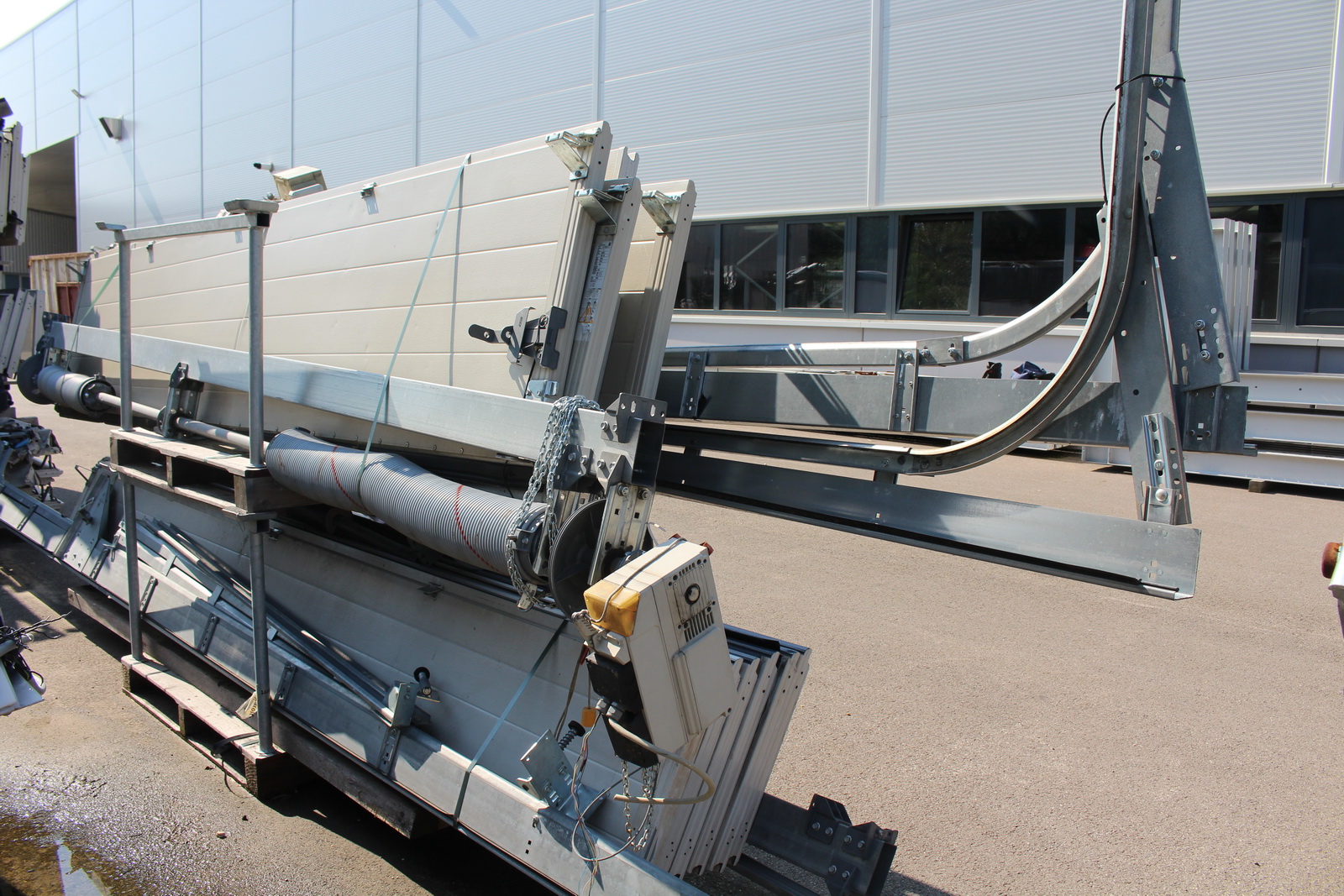 Ipari kapu (bontott) 9