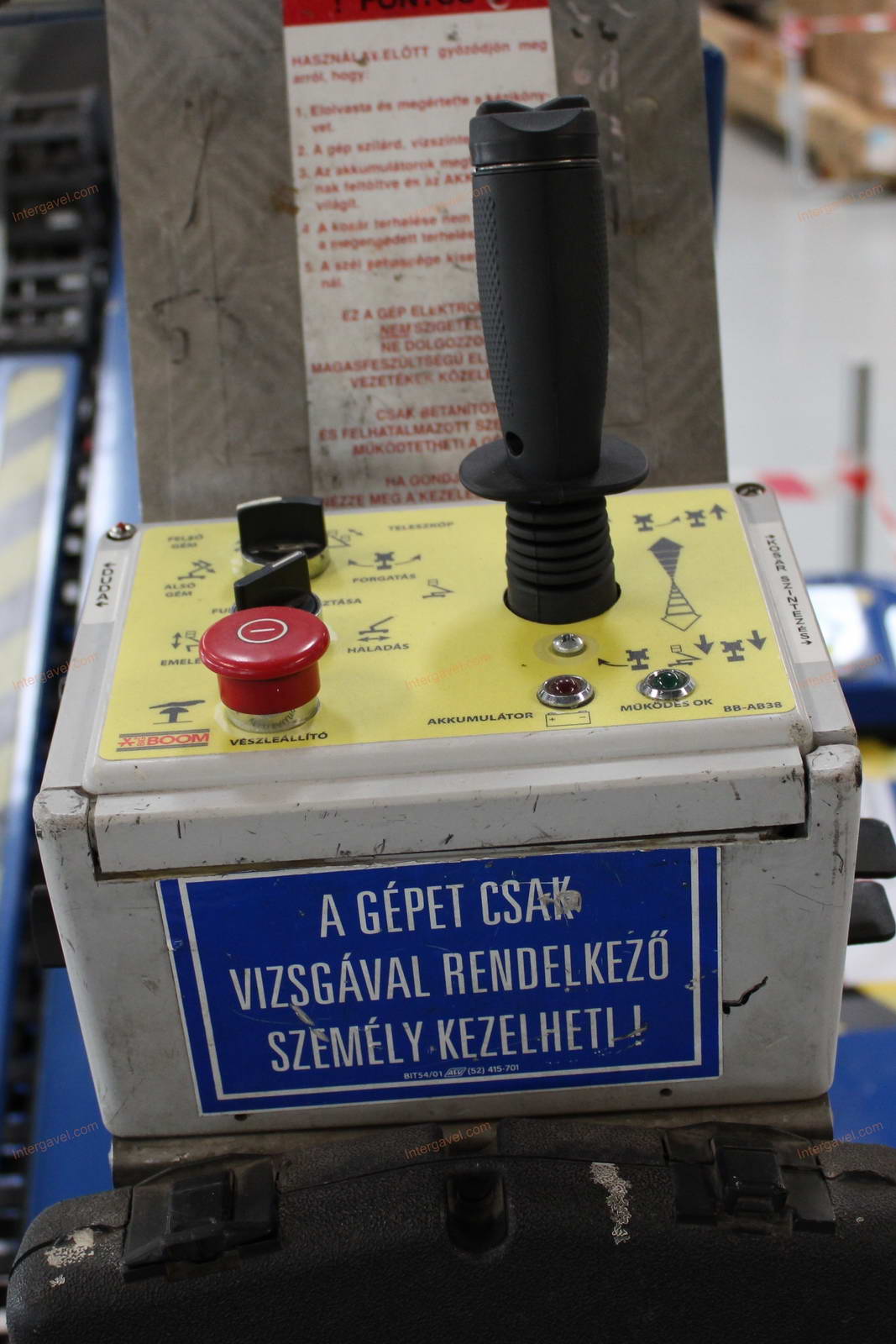 Kosaras emelő - UpRight, AB 38 6