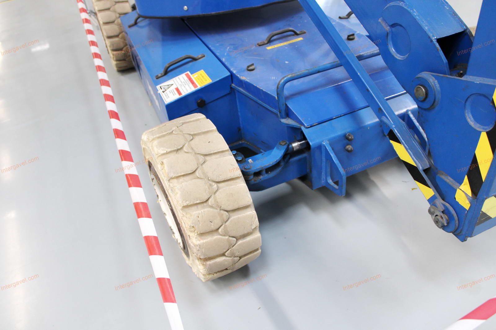 Kosaras emelő - UpRight, AB 38 11