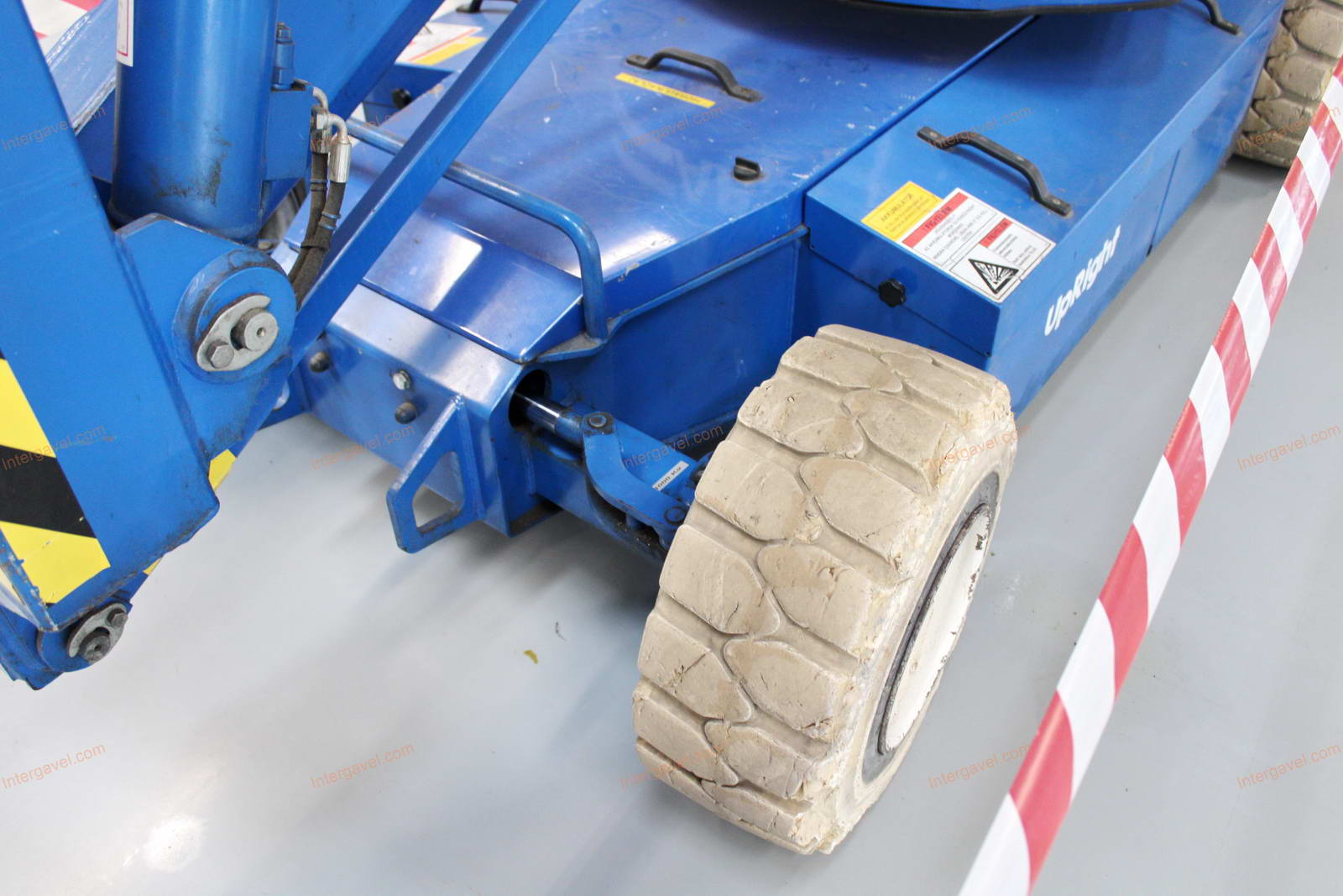 Kosaras emelő - UpRight, AB 38 12