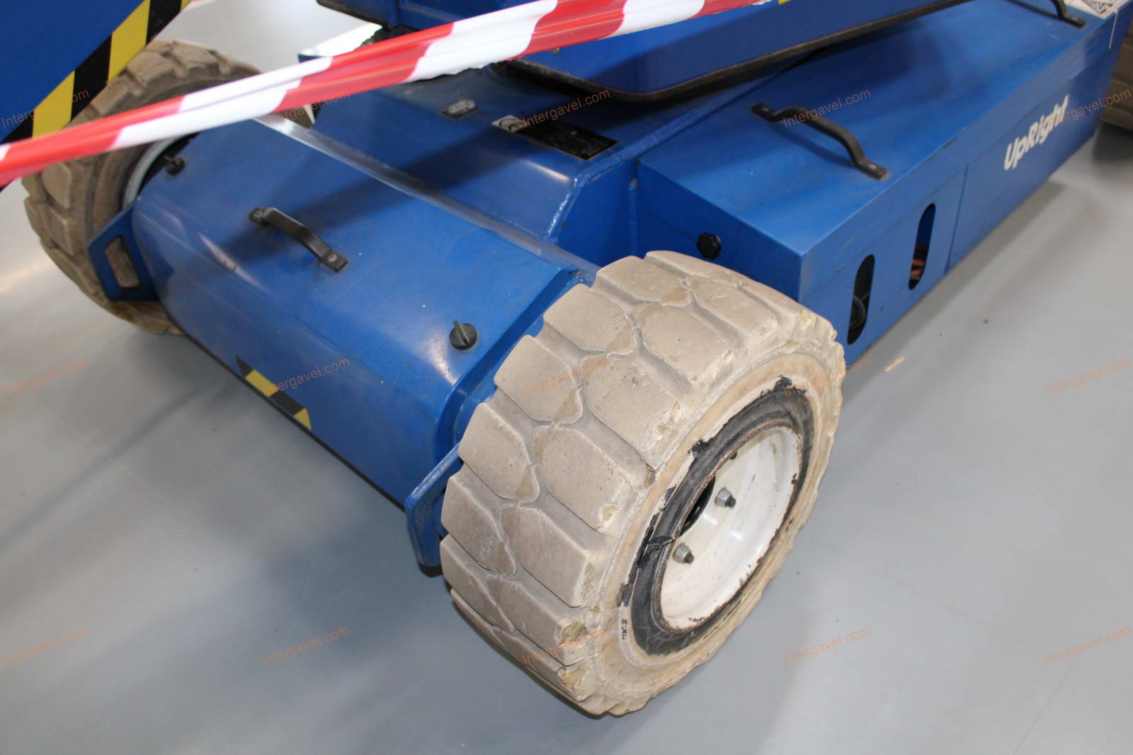 Kosaras emelő - UpRight, AB 38 14