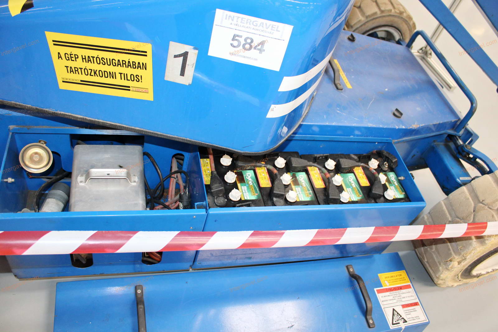 Kosaras emelő - UpRight, AB 38 17