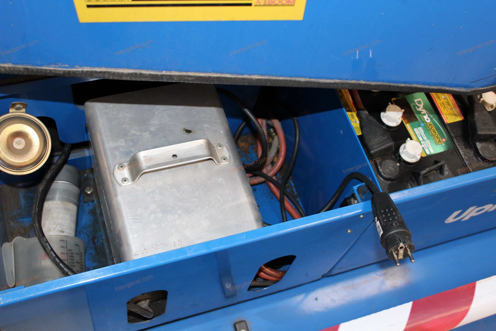 Kosaras emelő - UpRight, AB 38 20