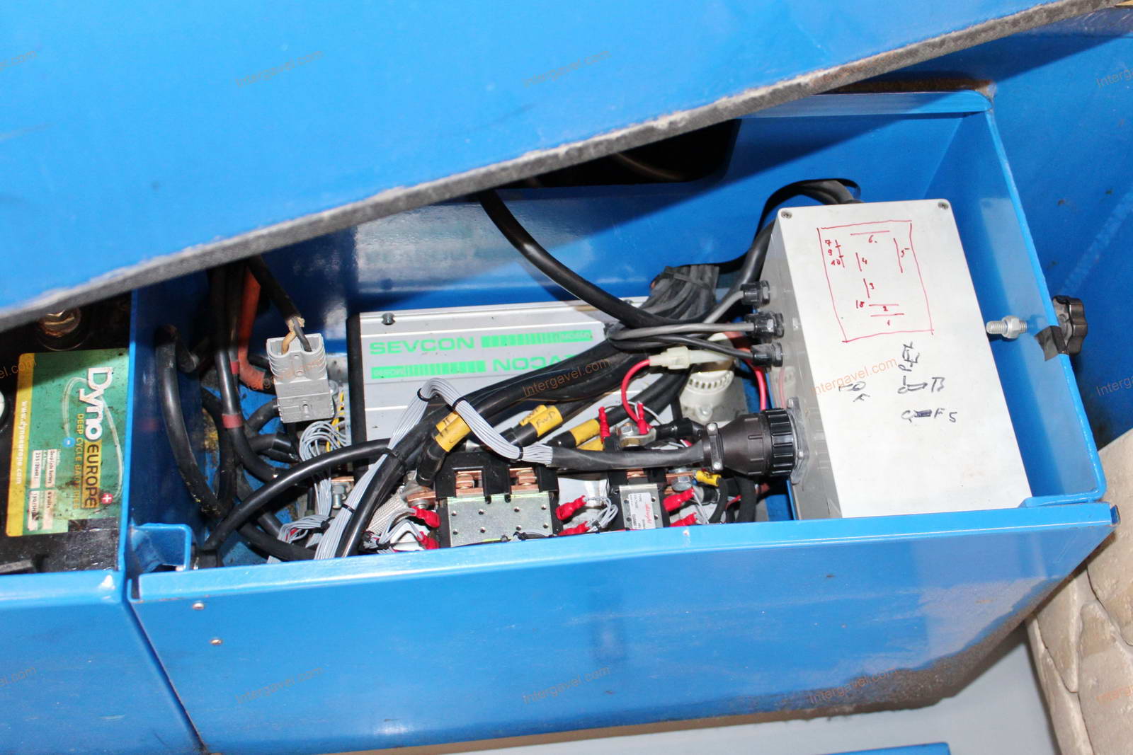 Kosaras emelő - UpRight, AB 38 23