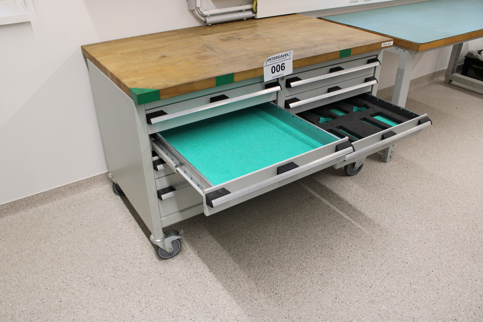 Munkasztal fiókos 2