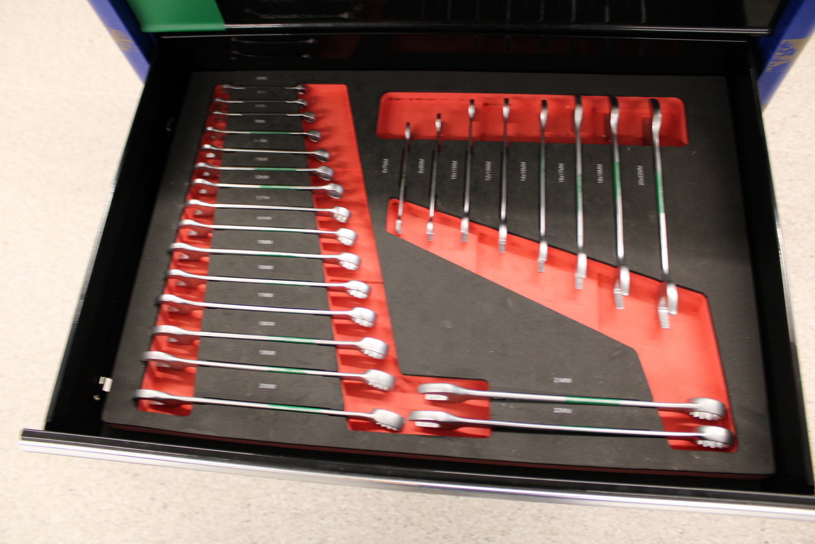 Műhelykocsi szerszámokkal 4