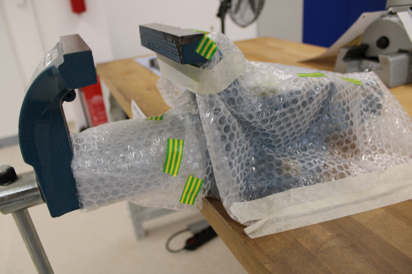 Munkaasztal satuval 3