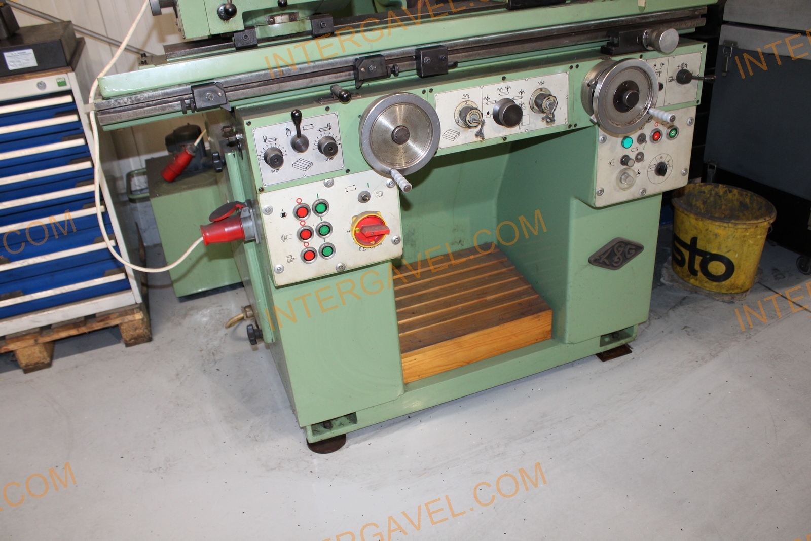 Palástköszörű 13