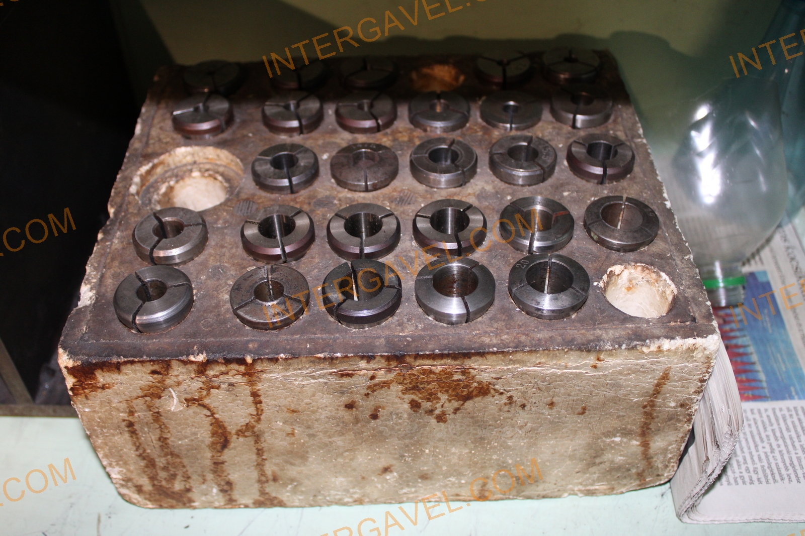 Palástköszörű 24