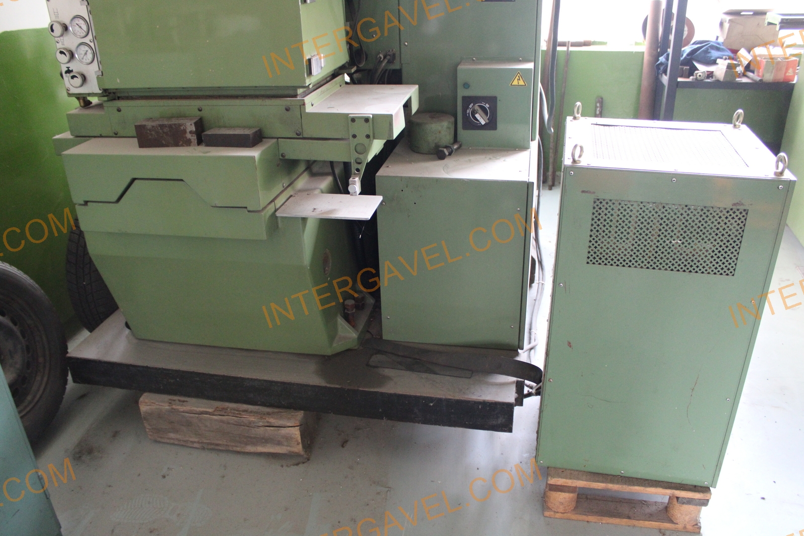 Tömbszikraforgácsoló 4