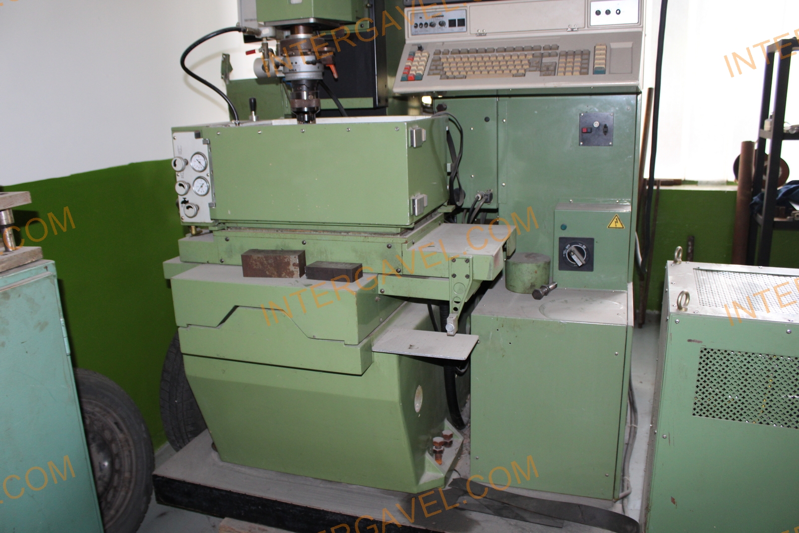 Tömbszikraforgácsoló 9