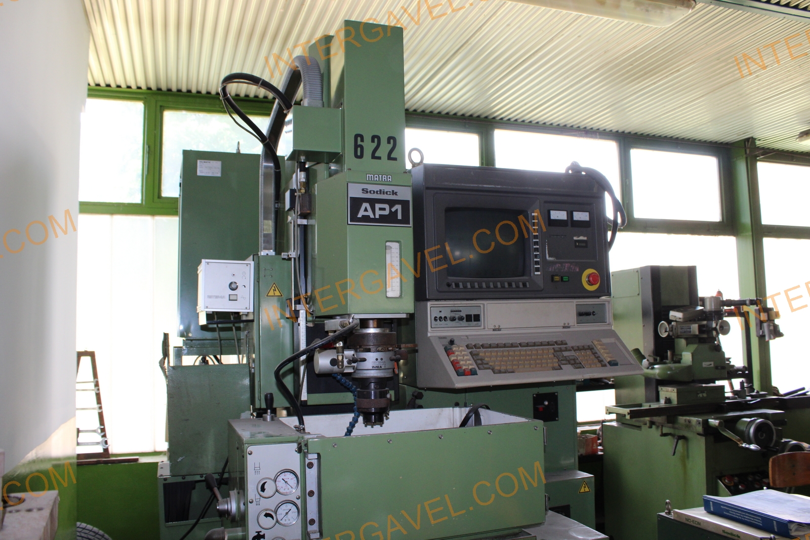 Tömbszikraforgácsoló 18