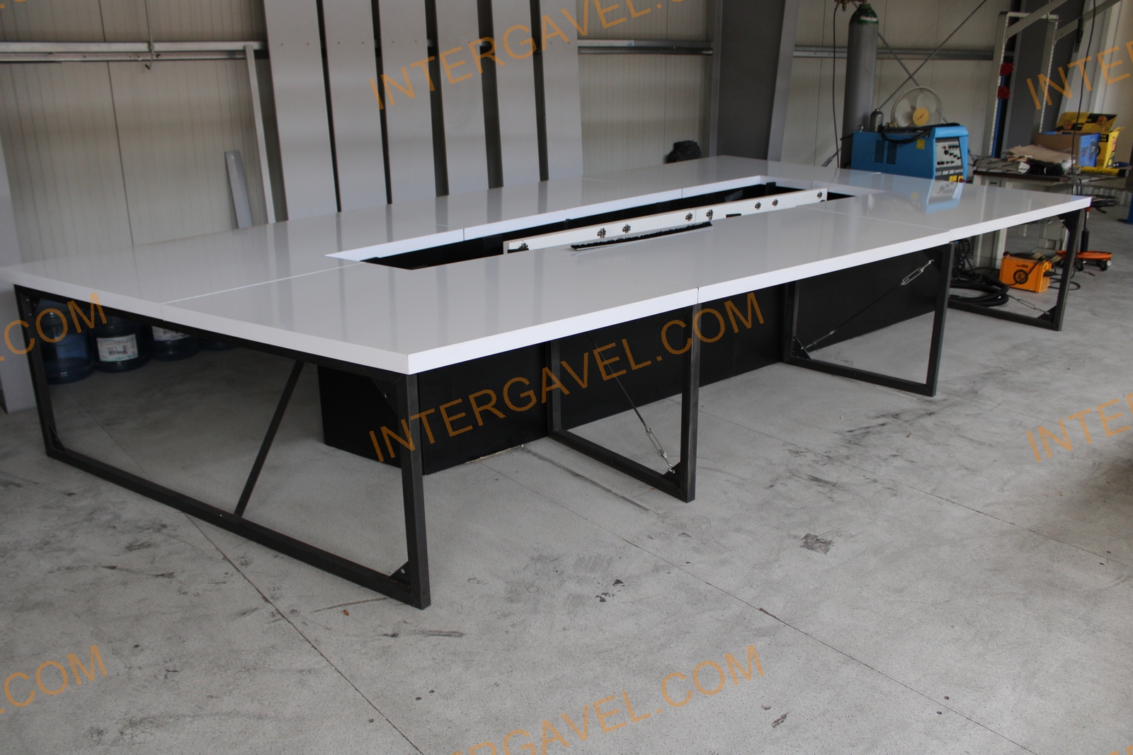 Tárgyalóasztal(hiányos)