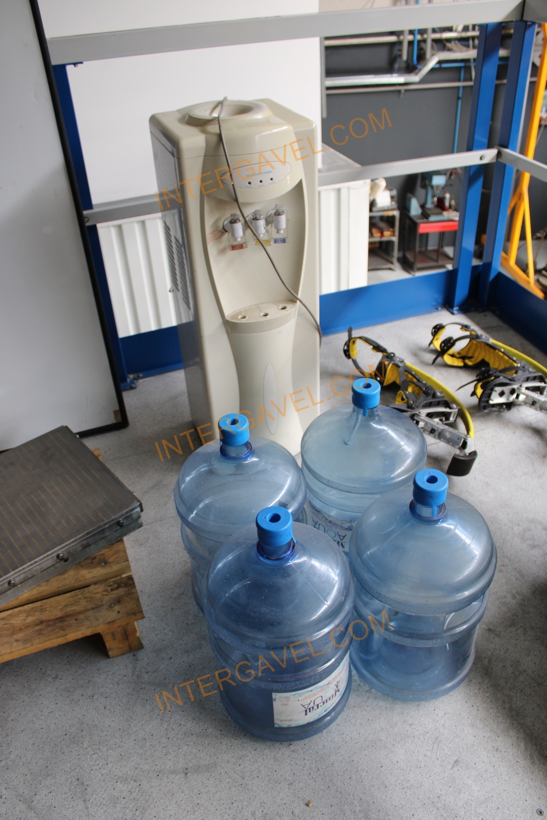 Vízadagoló automata