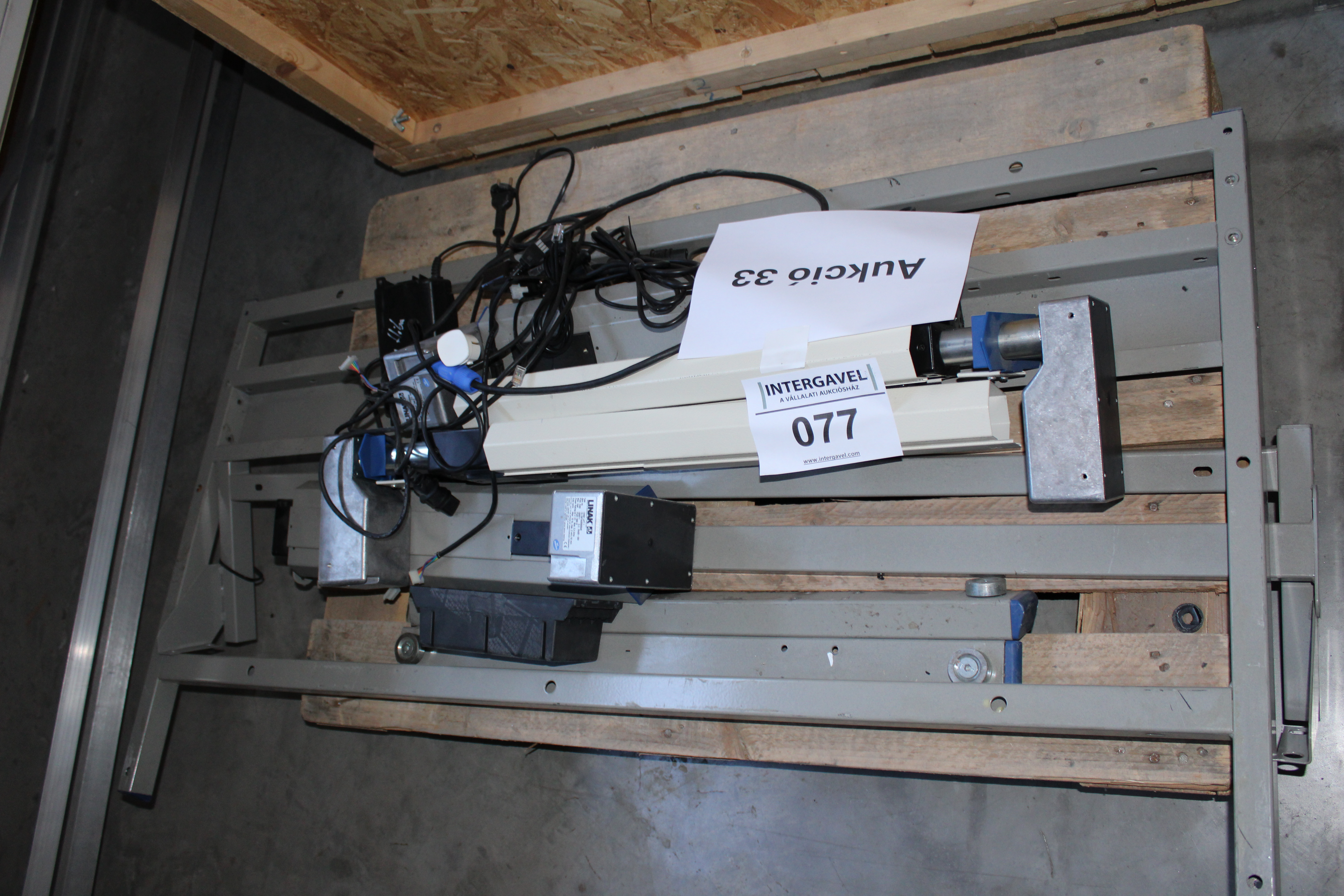 Állítható lábú asztal alkatrészek