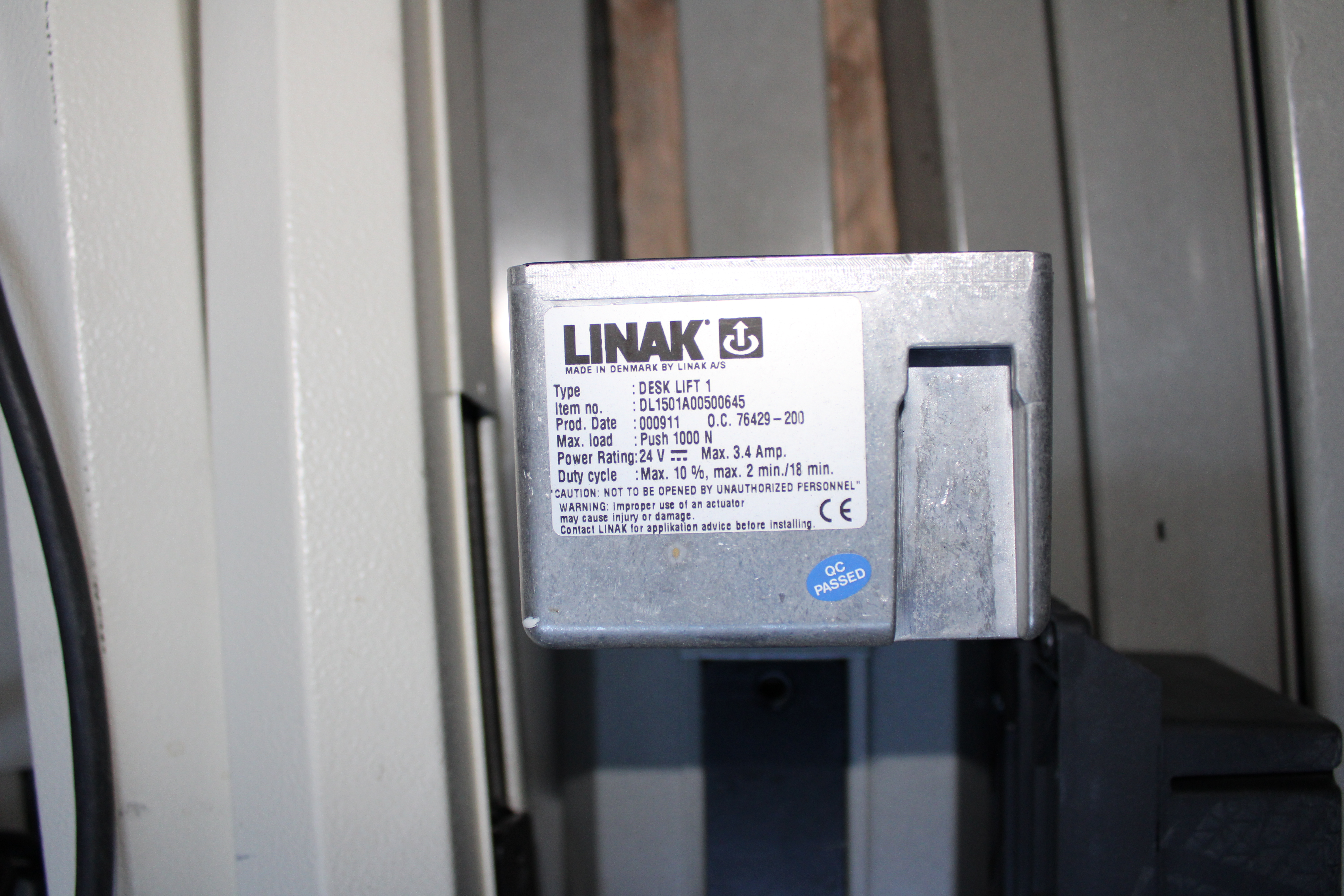 Állítható lábú asztal alkatrészek 2