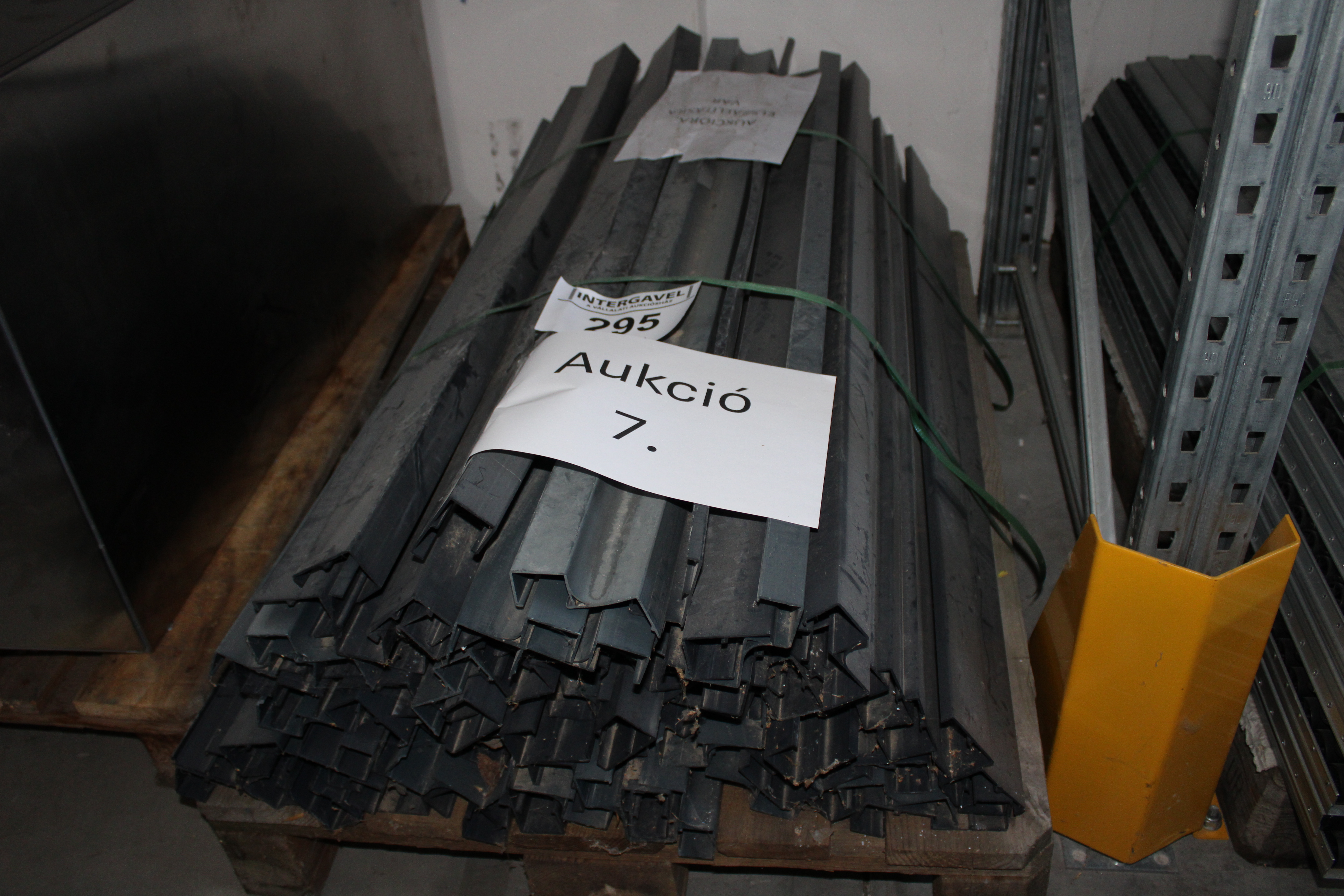 Konvejor görgő vezető műanyag lécek 2