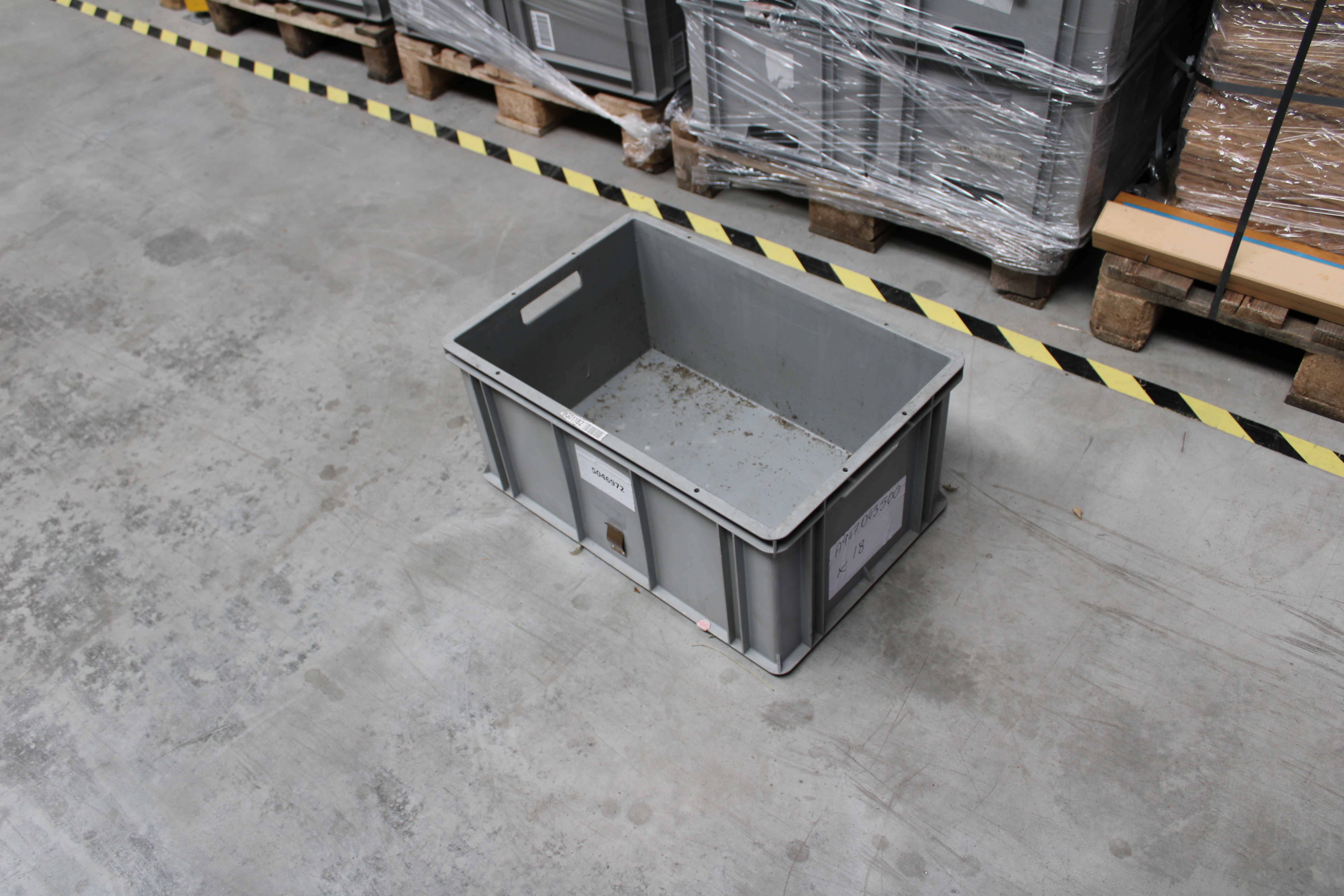 Szürke XXL műanyagláda 2