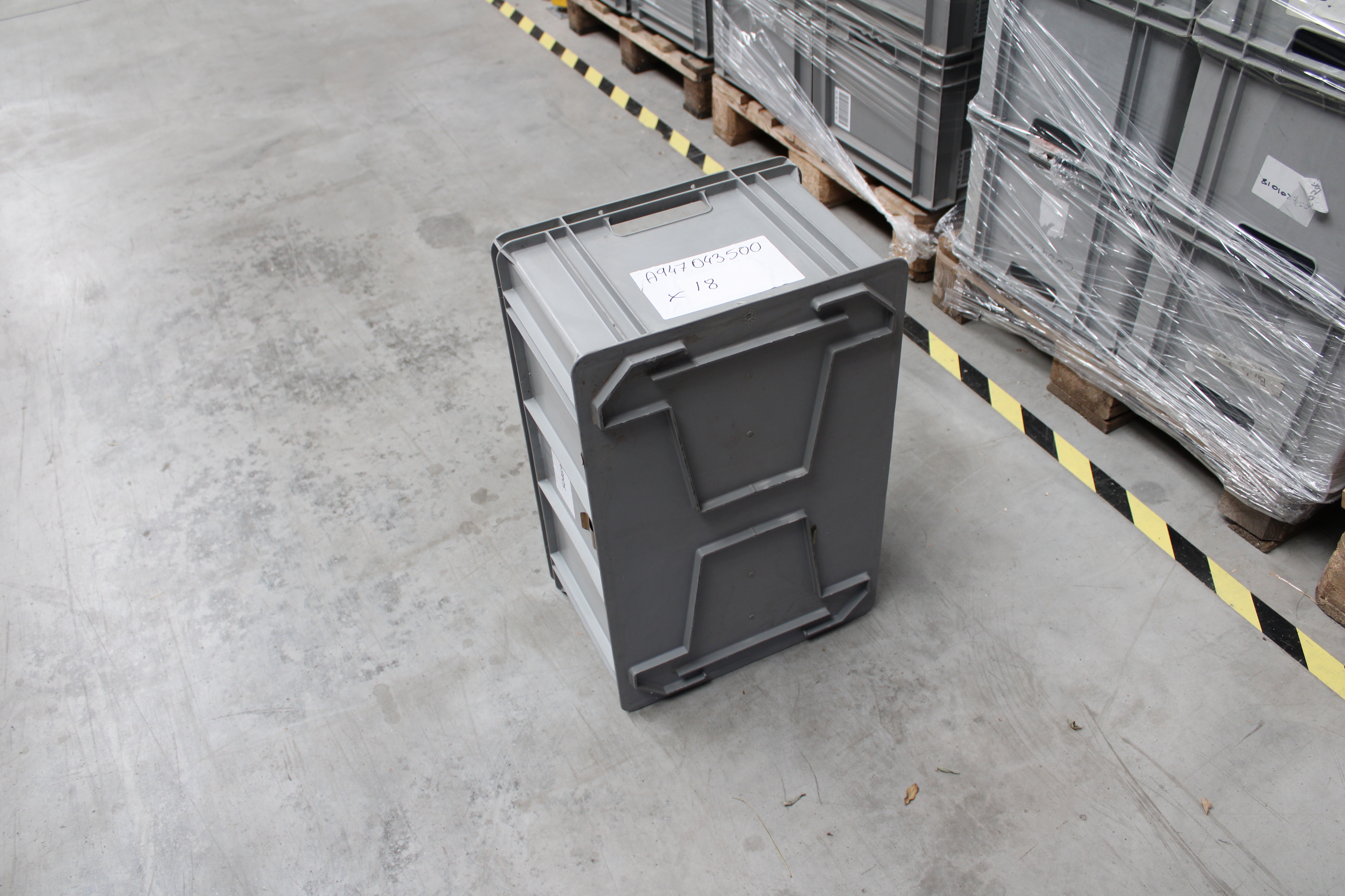 Szürke XXL műanyagláda 3