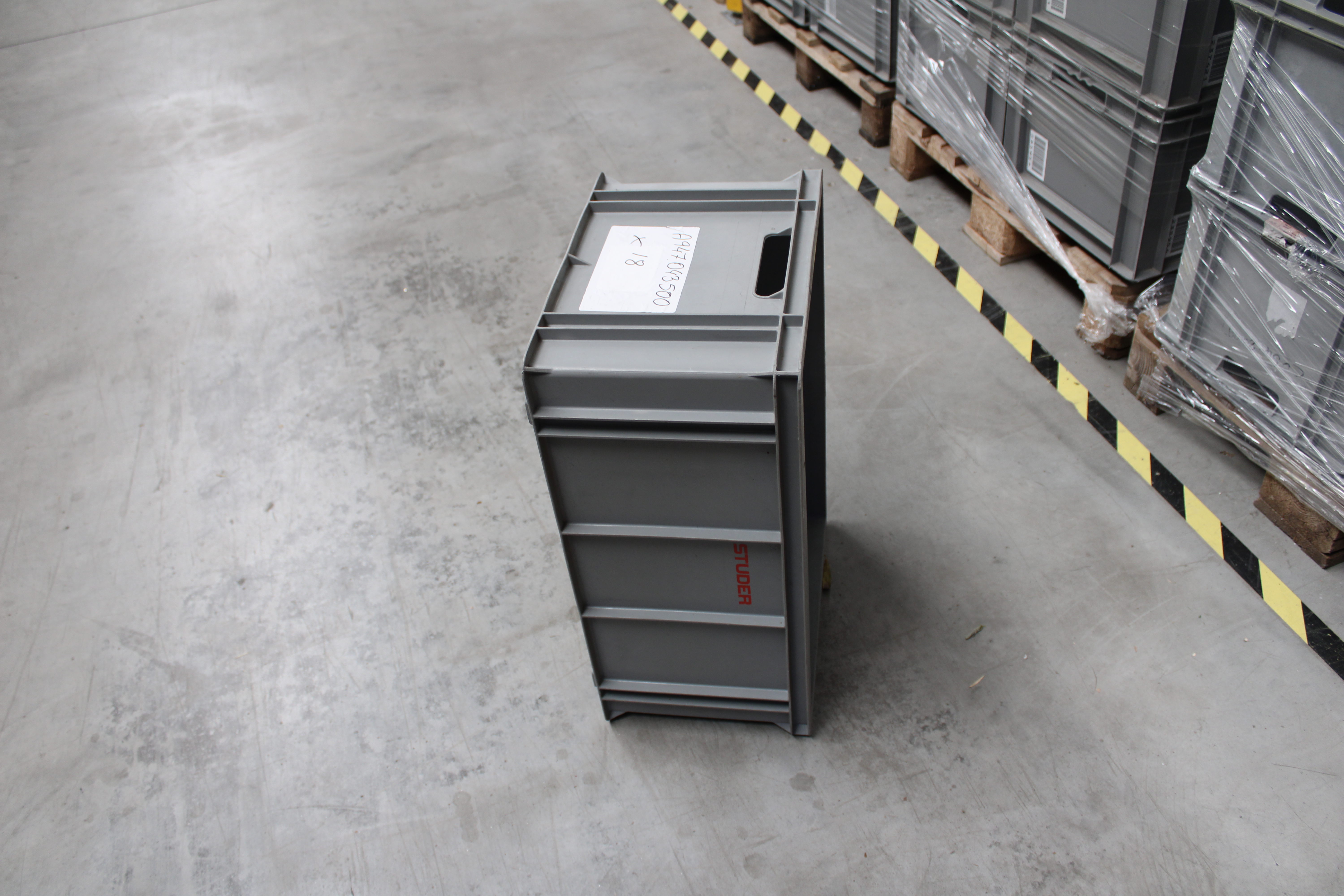 Szürke XXL műanyagláda 4