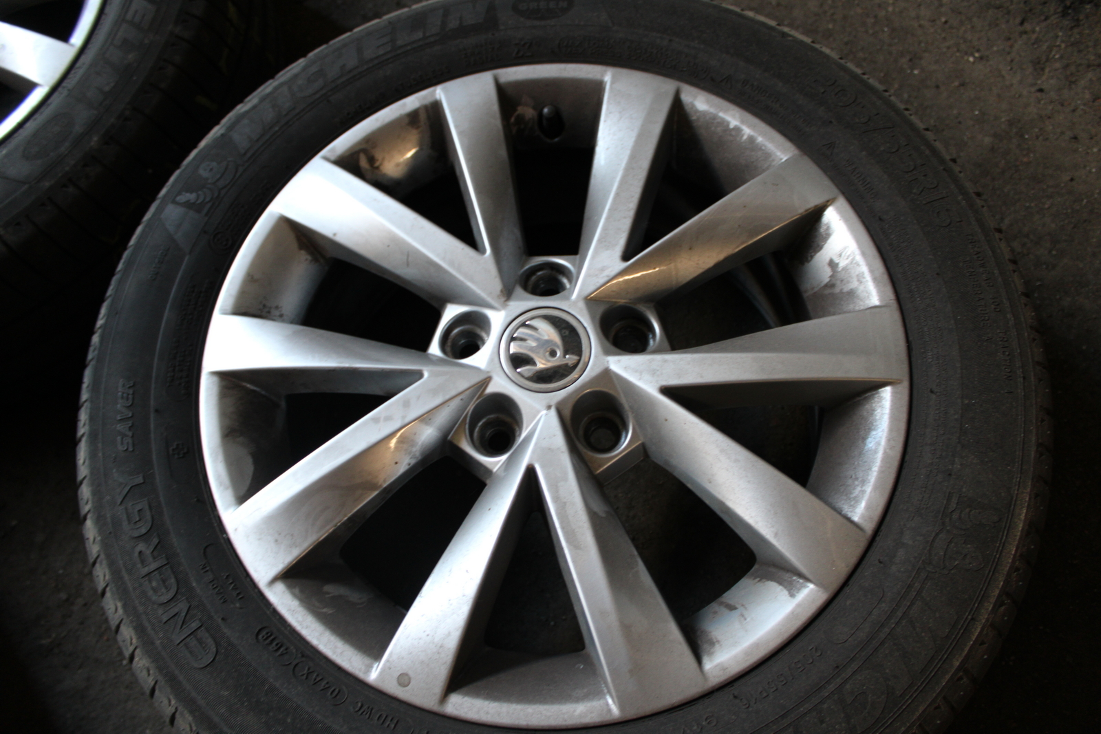 Alufelni és autógumi 4