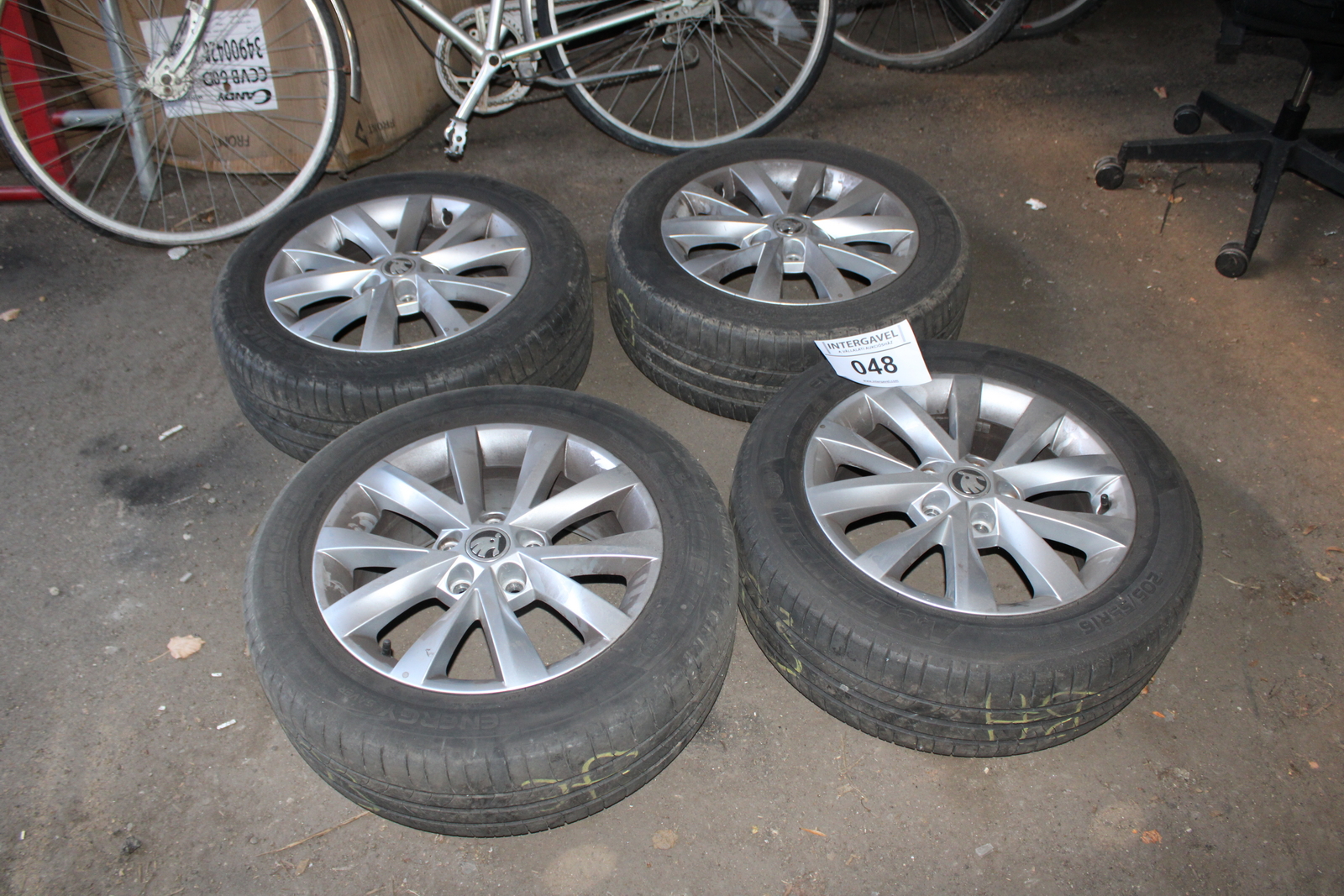 Alufelni és autógumi 6